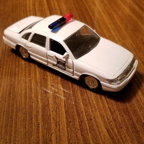 Indiana State Police Road Champs die cast police car 1:43 scale - Picture 6 of 7